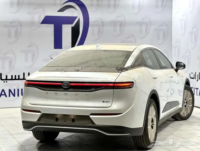 كراون 2.5 برستيج هايبرد 2026 3