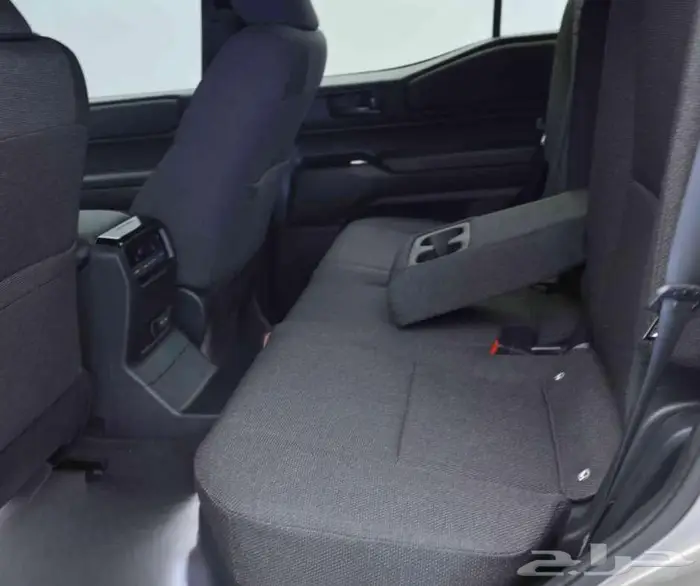 تويوتا برادو TXL1 بنزين 2025 انطلق بثقة في امتع تجاربك 4