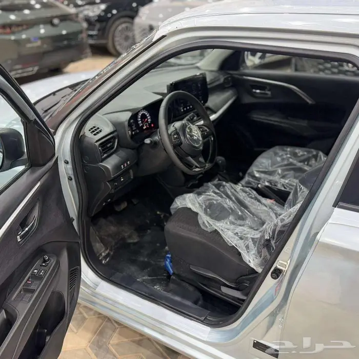 سوزوكي سويفت GLX فل 2025 9