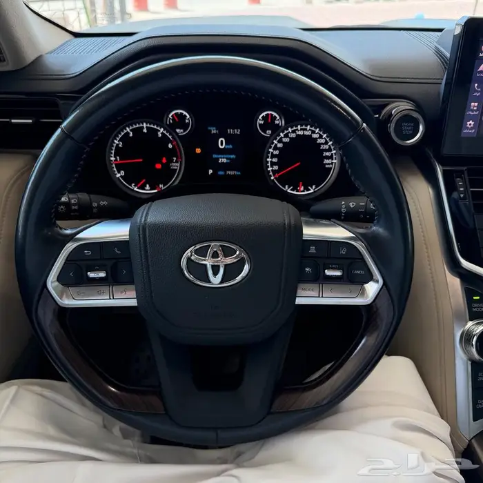 لاندكروزر 2024 الفئه الخامسه 8