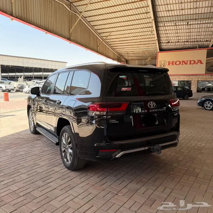 لاندكروزر 2024 الفئه الخامسه 0