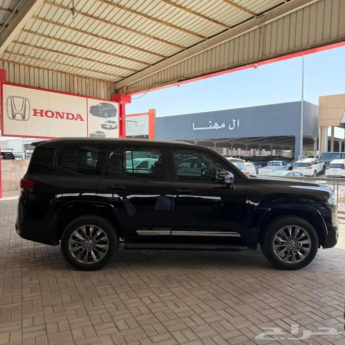 لاندكروزر 2024 الفئه الخامسه 10