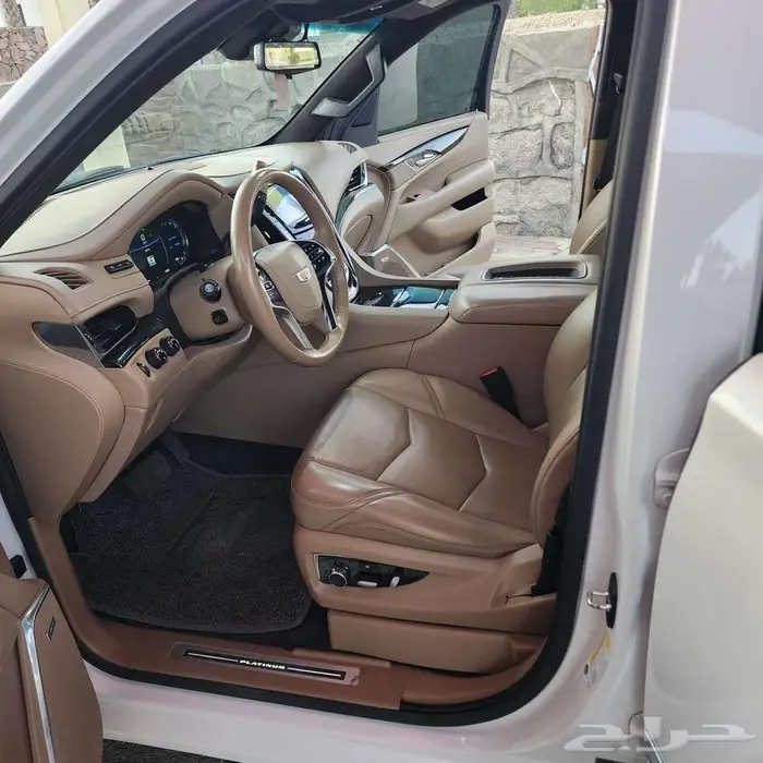 كاديلك سكاليد بلاتينيوم فل كامل 2020 نظيفة جدا 9