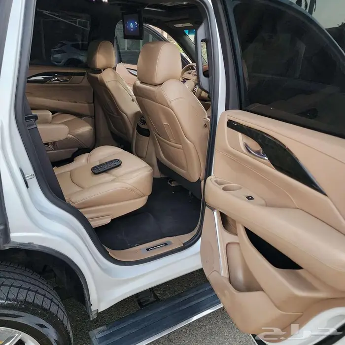 كاديلك سكاليد بلاتينيوم فل كامل 2020 نظيفة جدا 11