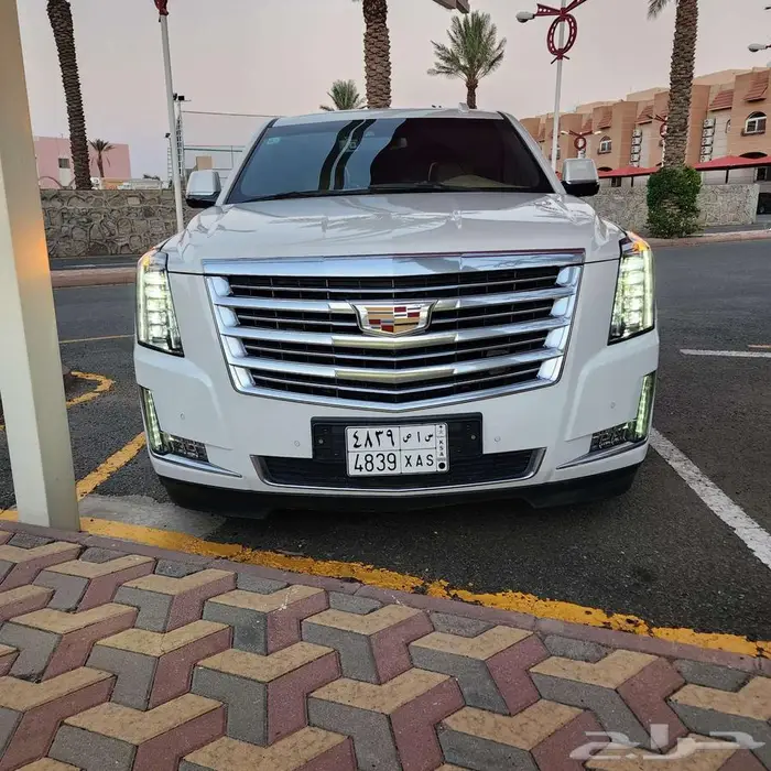 كاديلك سكاليد بلاتينيوم فل كامل 2020 نظيفة جدا 39