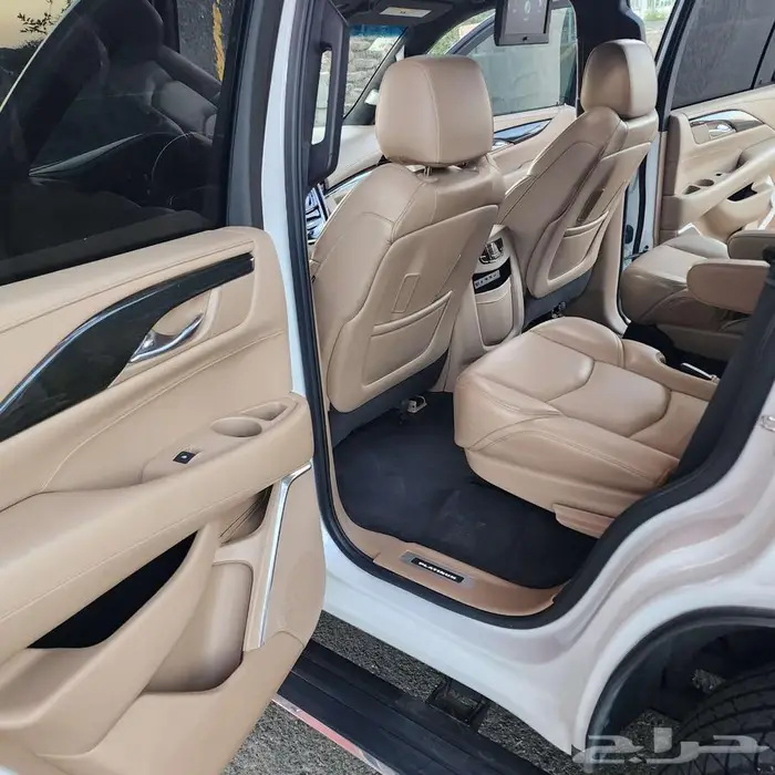 كاديلك سكاليد بلاتينيوم فل كامل 2020 نظيفة جدا 43