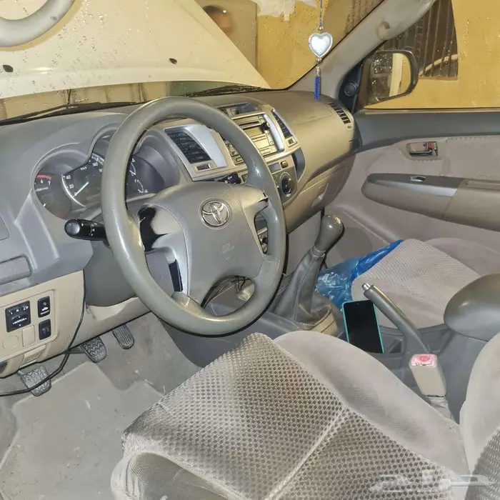 فورتشنر 2012 قير عادي مفحوص ومجدد للبيع 3