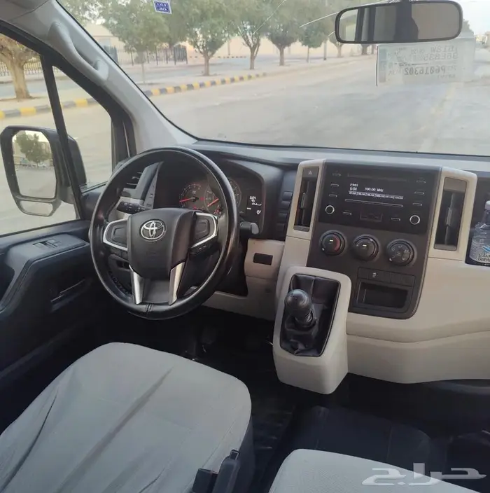 هايس بضاعة 2023 شبه جديد ديزل تويوتا باص 9
