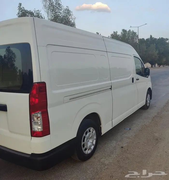 هايس بضاعة 2023 شبه جديد ديزل تويوتا باص 3