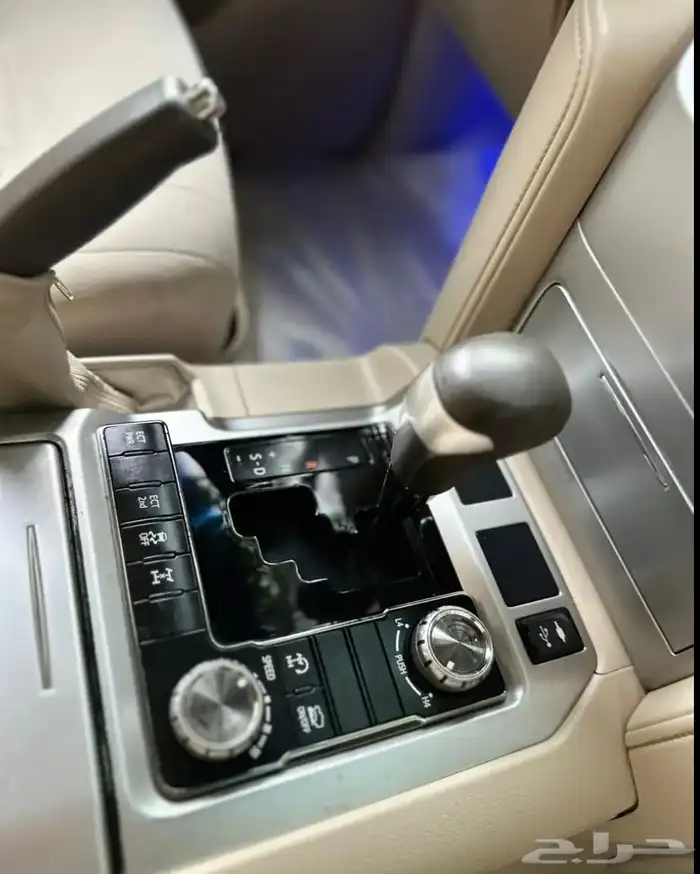 تويوتا لاندكروزر (2018) GXR فل كامل الفئة 3.. 8