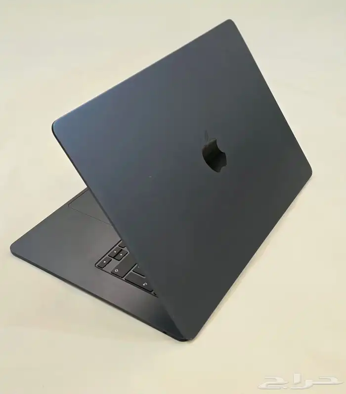ماك بوك اير 15 انش ذاكرة 512 معالج M4 6