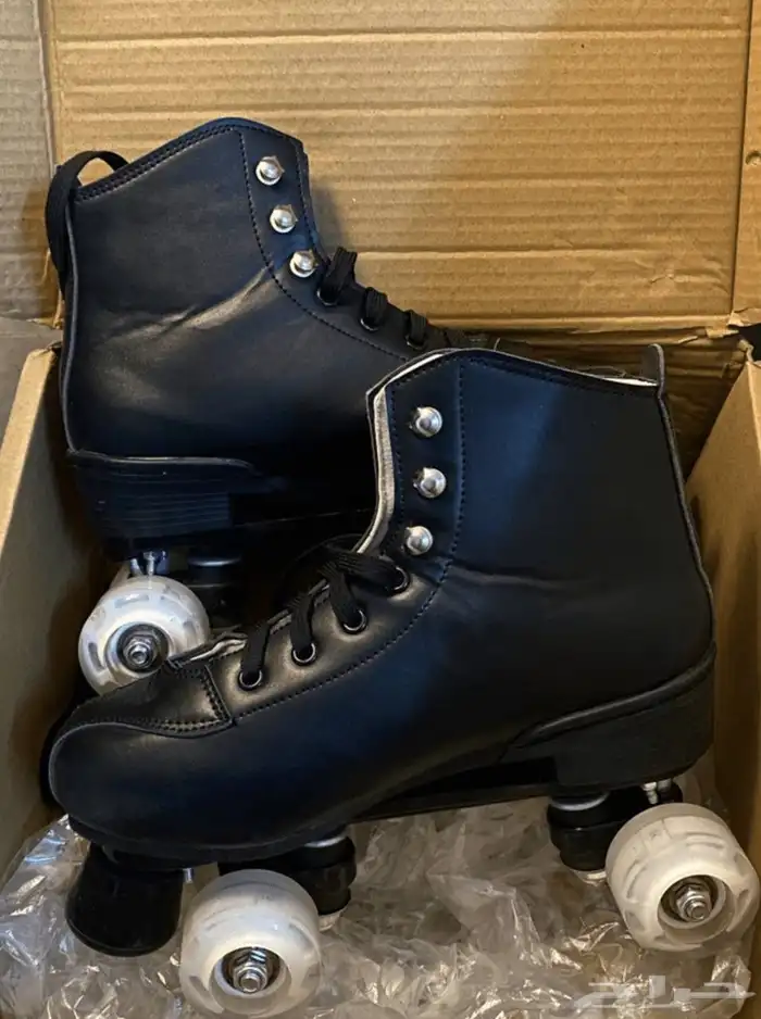 سكيت تزلج مقاس 40 مع معدات حمايه 0