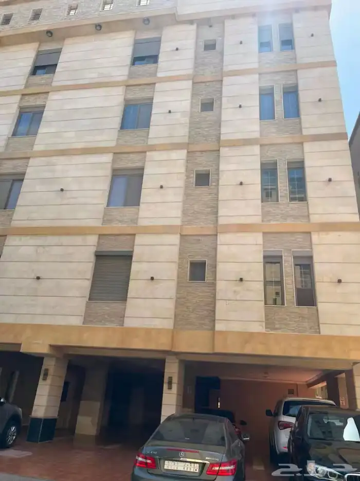 شقة للبيع في جدة حي الروضة مساحتها 244 م 1