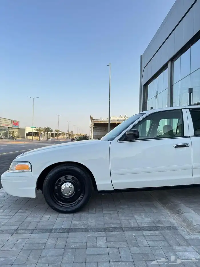 فورد فكتوريا 4