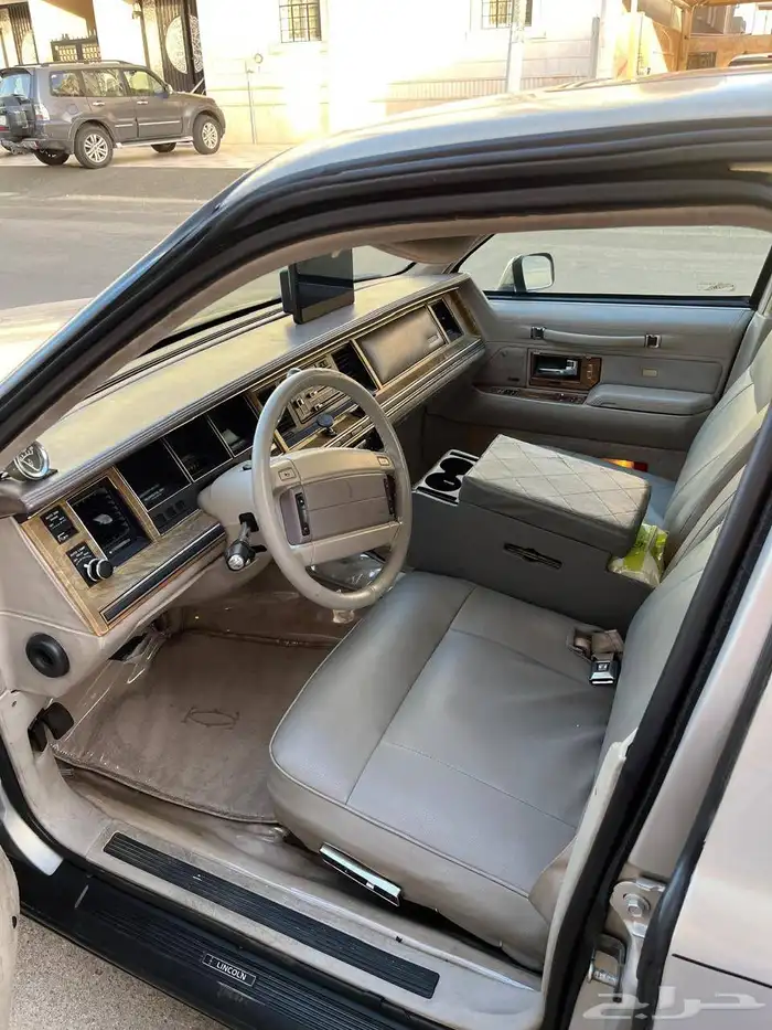 فورد لينكون تاون كار 1990 مخزن للبيع 5