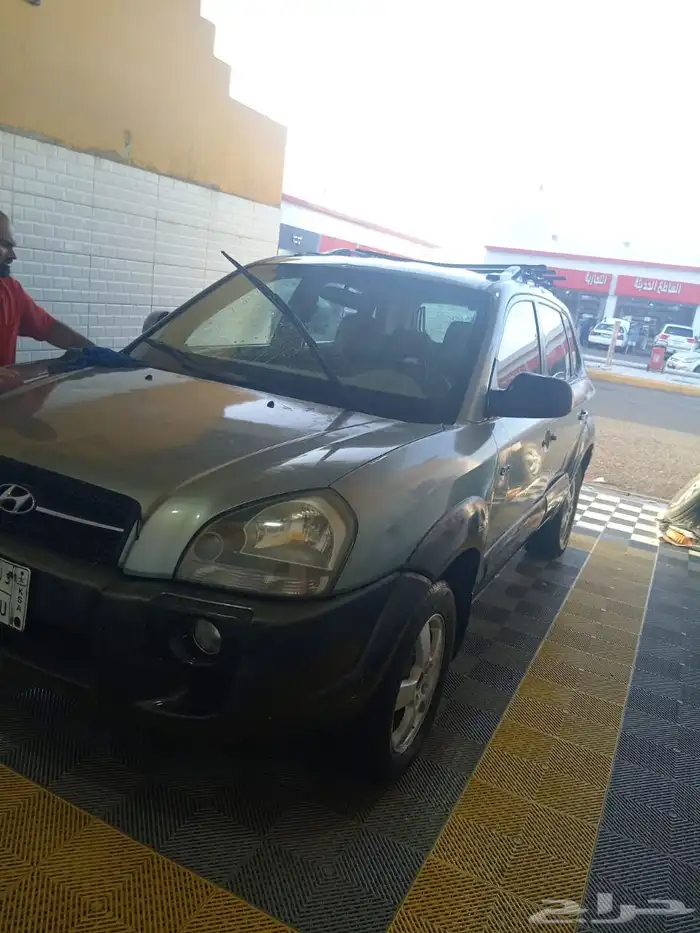 سياره توسان هونداي نضيف مفحوص فقط السعر 15الف ت 966 56 890 3 3