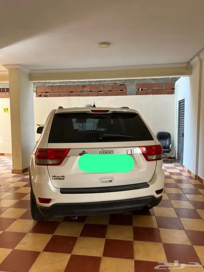 يب جراند شيروكى لاريدو 2011 دبل - 6 سلندر 2