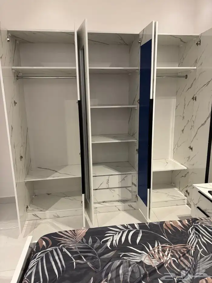 غرفة نوم كاملة  أثاث منزلي  سرير ودولاب وبطانيات 4