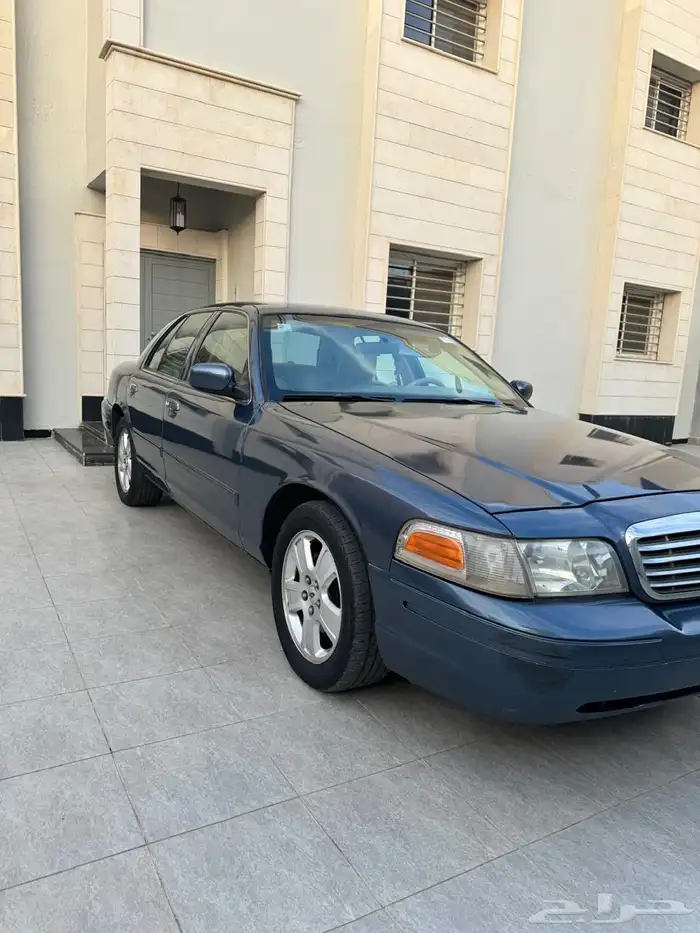 فورد كراون فيكتوريا 2009 15