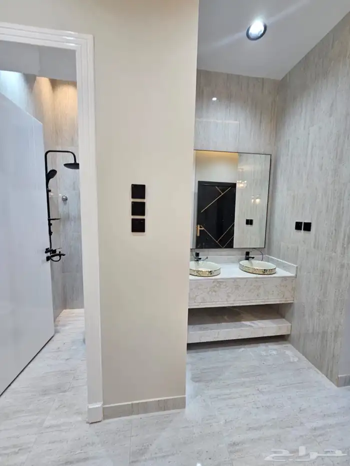 شقة للبيع بسعر ممتاز جدا 500 الف فقط خميس مشيط درة الموسي 12