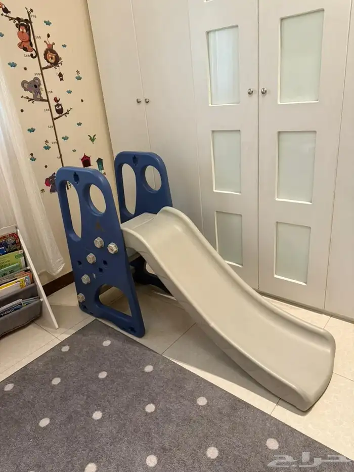 زحليقة أطفال بلاستيك بحالة ممتازة 0