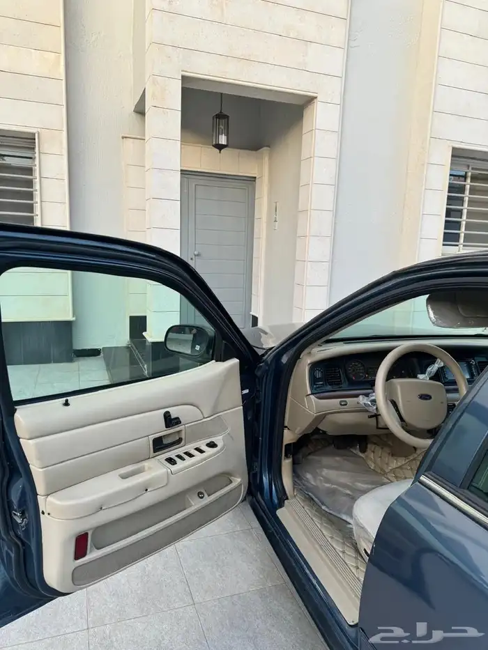 فورد كراون فيكتوريا 2009 6