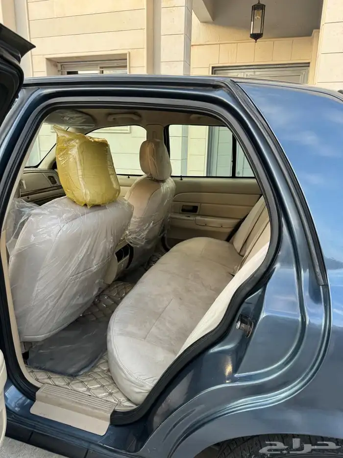 فورد كراون فيكتوريا 2009 4