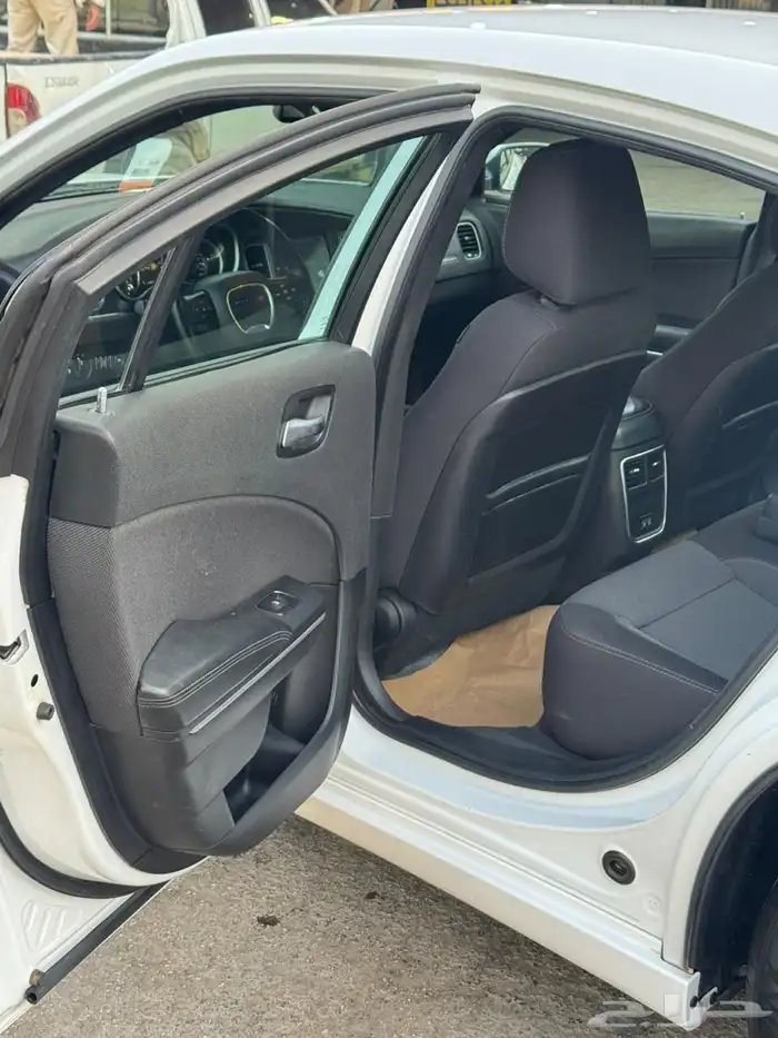 تشارجر 2016 للبيع 10