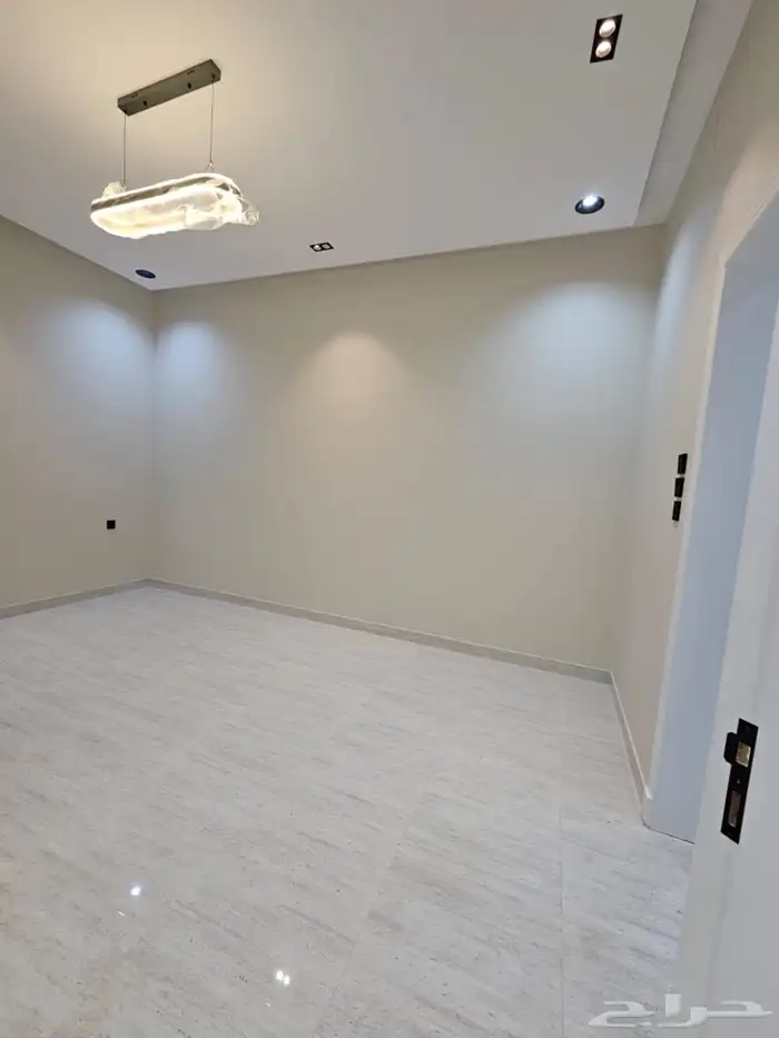 شقة للبيع بسعر ممتاز جدا 500 الف فقط خميس مشيط درة الموسي 1