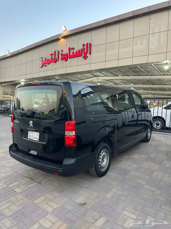 باص بيجو ترافلر 2023 ركاب 4