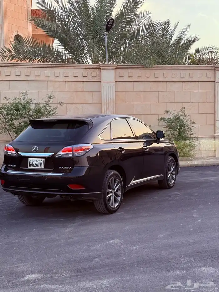للبيع لكزس RX350 فل كامل موديل 2013(عبداللطيف جميل) نظيفة 2