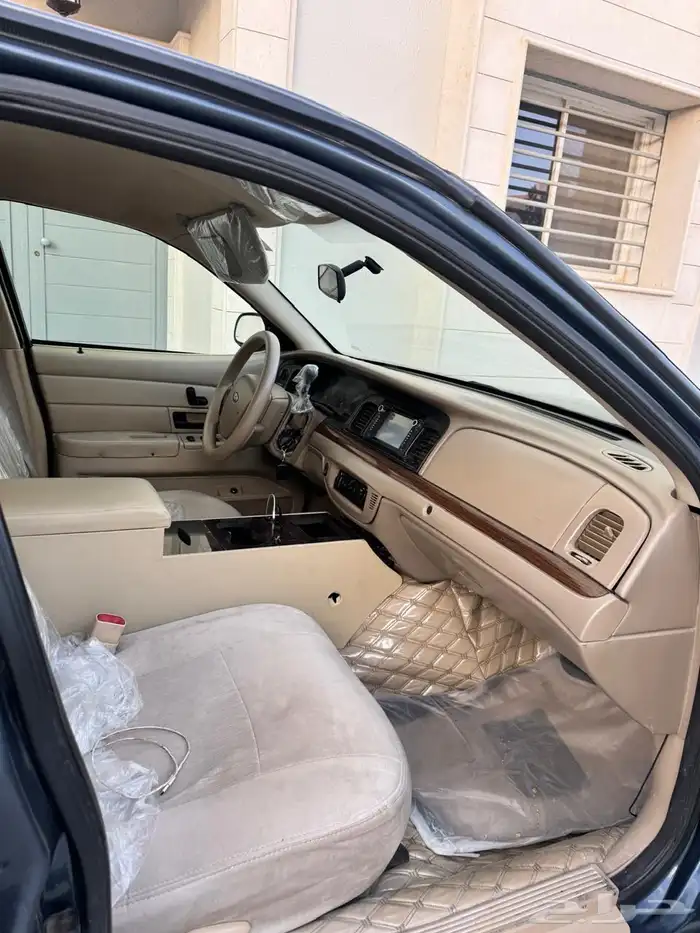 فورد كراون فيكتوريا 2009 11