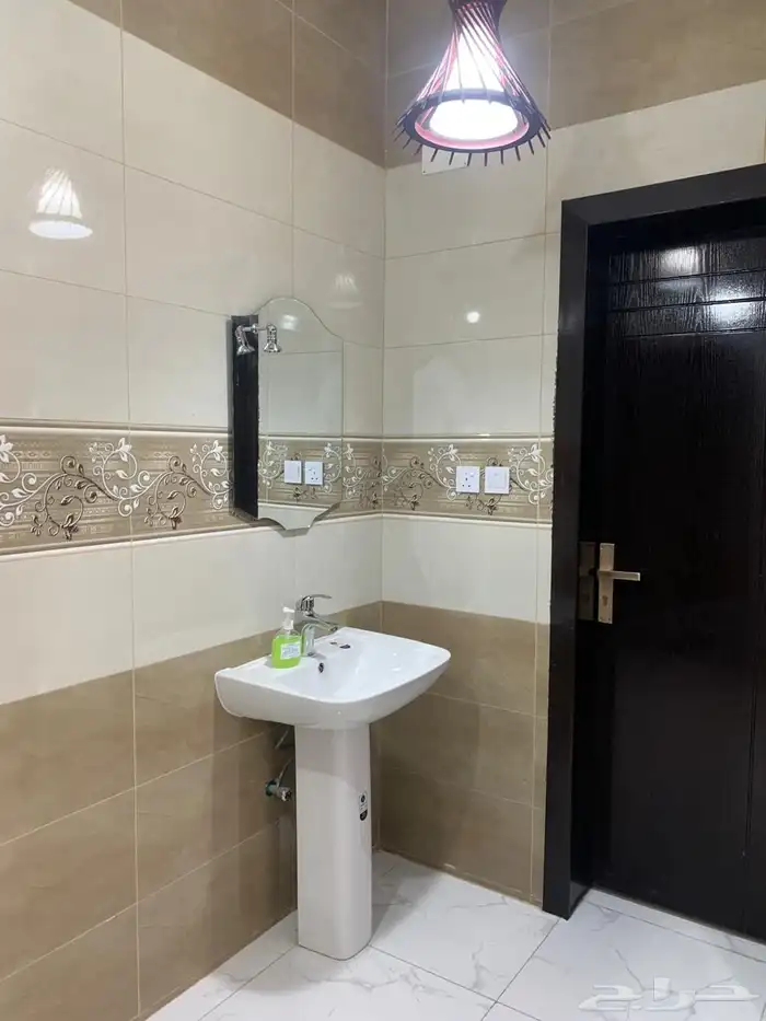 شقة مفروشه للإيجار دور ارضي ابها خلف الغرفة التجارية 2