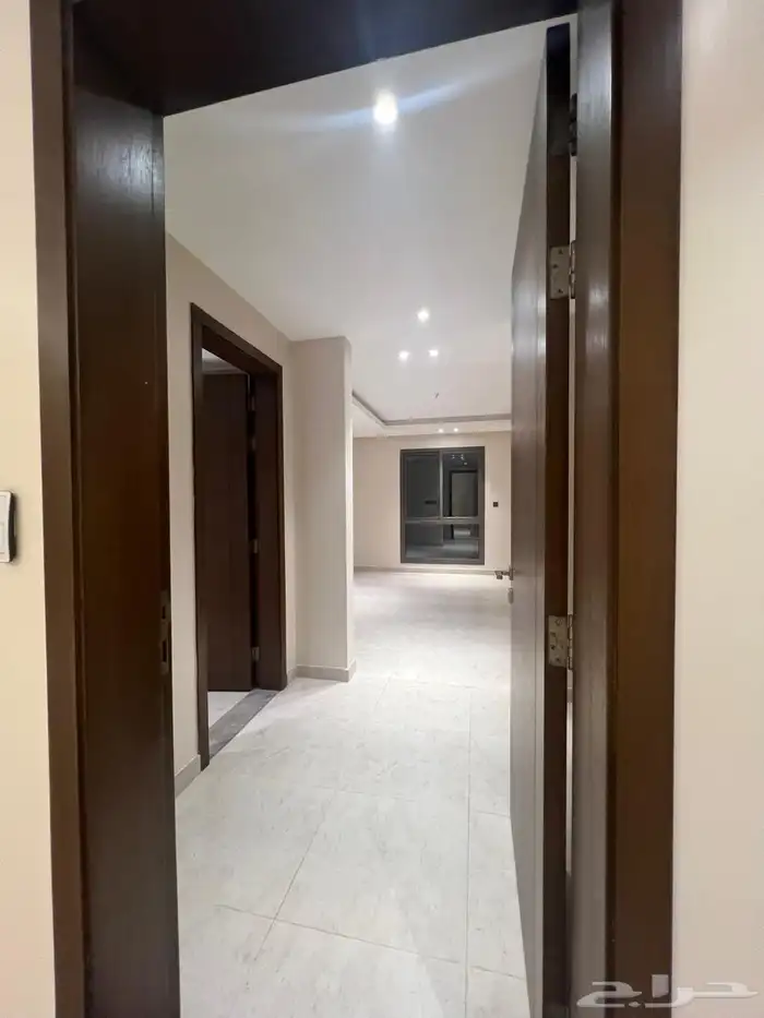 تاون هاوس للإيجار في حي عكاظ 10