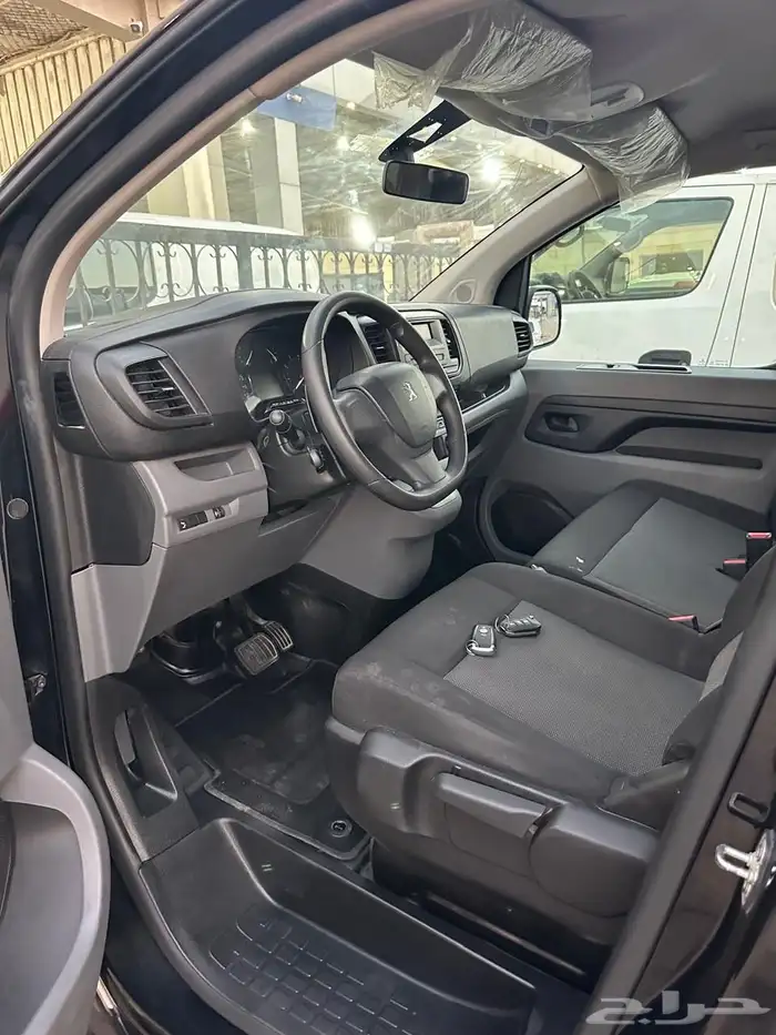 باص بيجو ترافلر 2023 ركاب 3