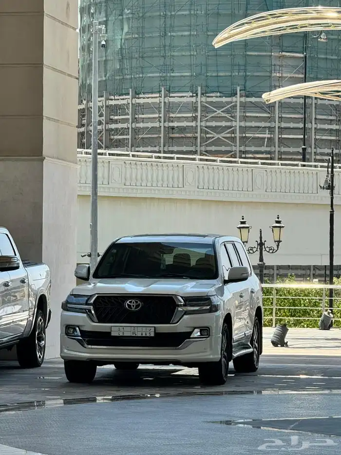 شبك وأنوار لاند كروزر (2016   2019) 1