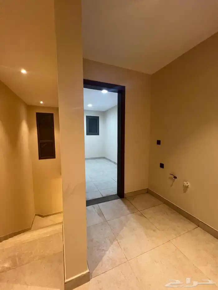 تاون هاوس للإيجار في حي عكاظ 9