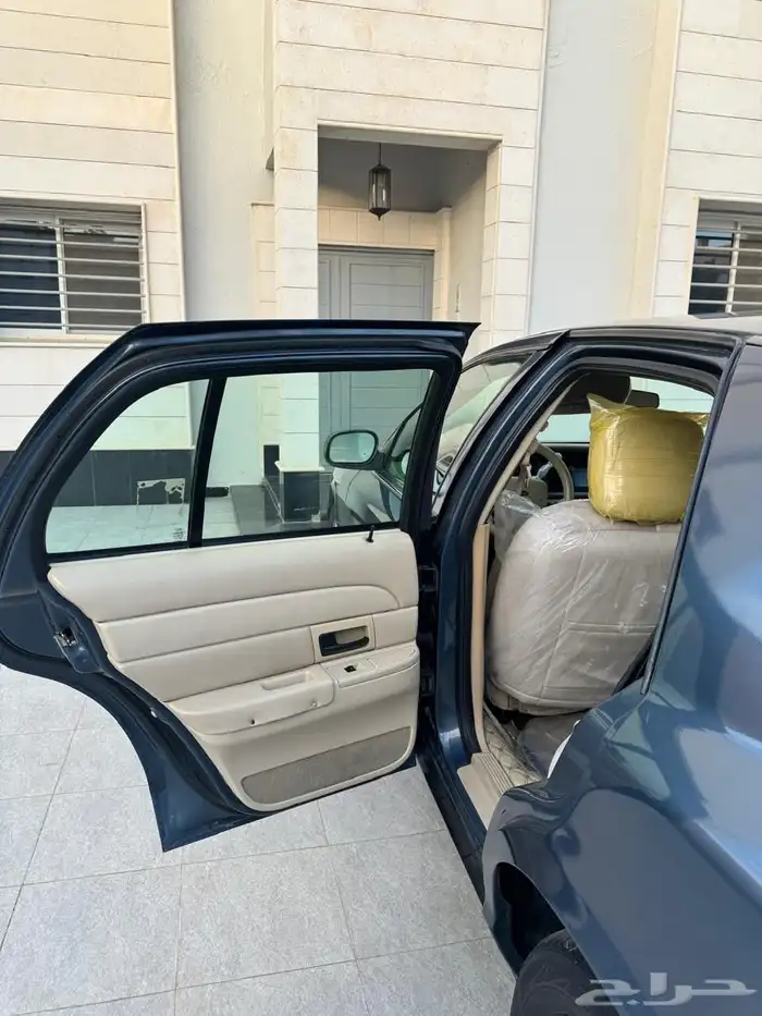 فورد كراون فيكتوريا 2009 5