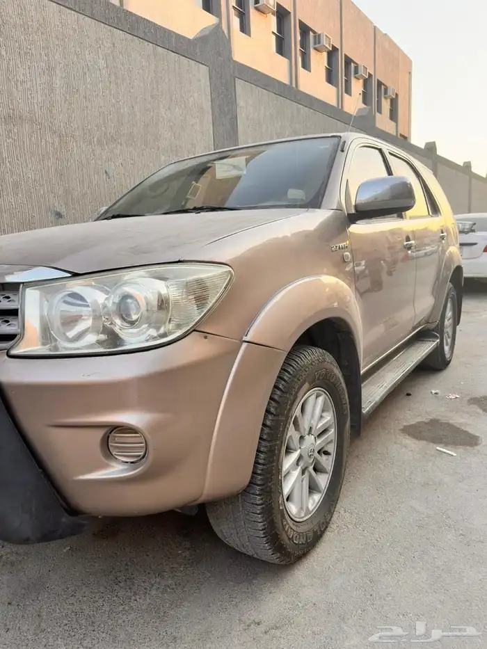 فورتشنر مديل 2010 11