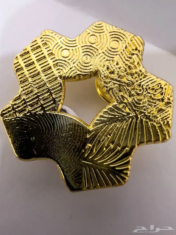 بروش نيوم ذهبي 1