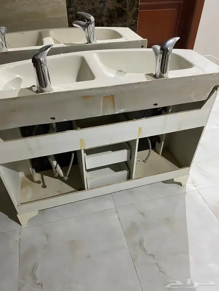 مغسله حوضين بخلاطاتها 3