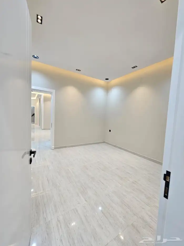 شقة للبيع بسعر ممتاز جدا 500 الف فقط خميس مشيط درة الموسي 5