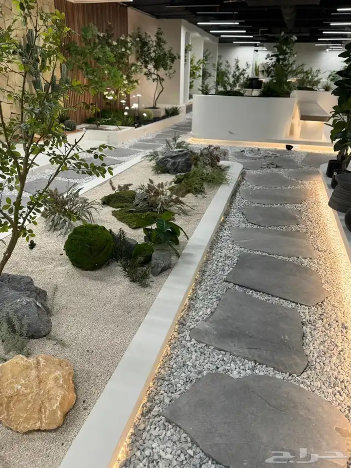 حجر بازلت عشوائي 0