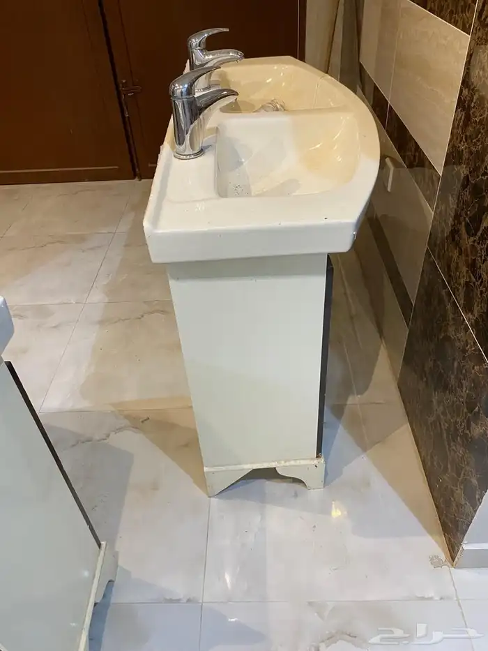 مغسله حوضين بخلاطاتها 2