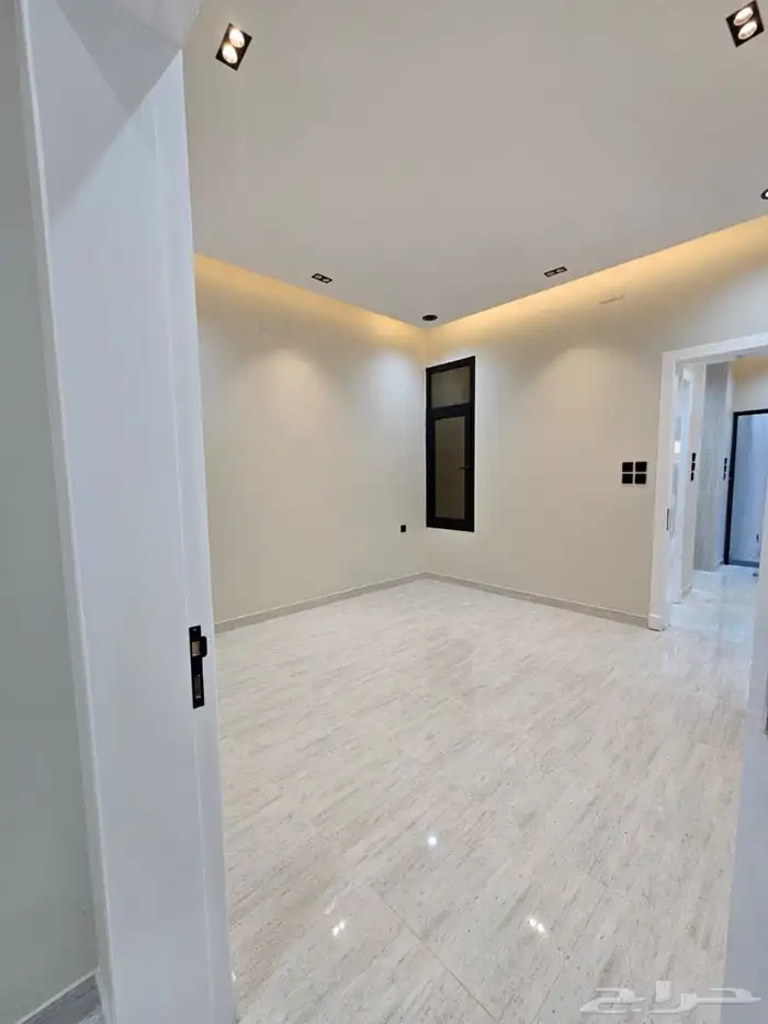 شقة للبيع بسعر ممتاز جدا 500 الف فقط خميس مشيط درة الموسي 2