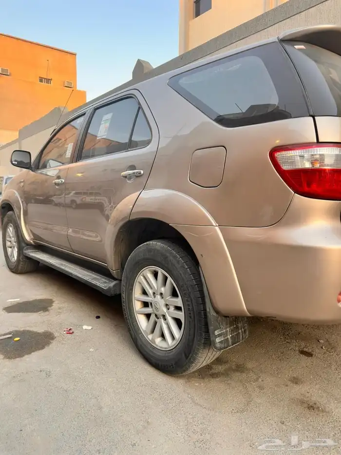 فورتشنر مديل 2010 10