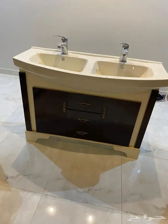 مغسله حوضين بخلاطاتها 0