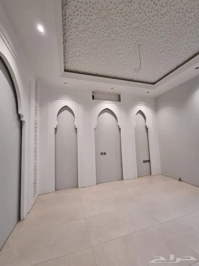 للبيع فيلا واسعه بحي الربوه الشرقيه شغل شخصي 8