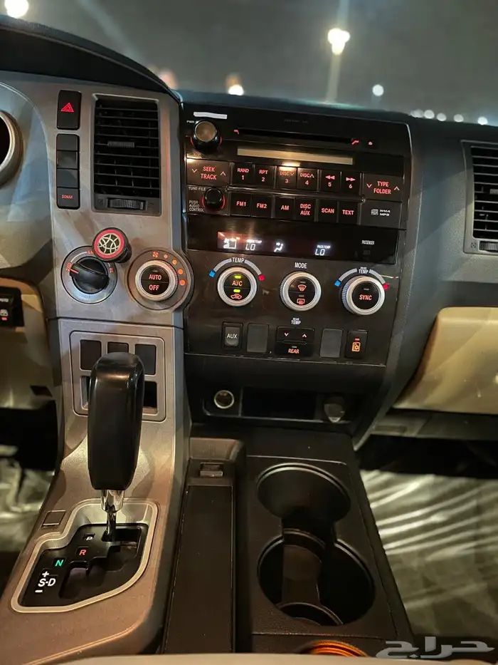 اسكويا موديل 2013 عداد 299 الف دبل ثلاجه بودي بلد 6