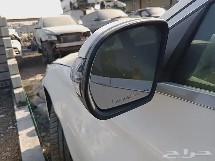 تشليح قطع غيار السيارات يوجد سياره 2015c 5